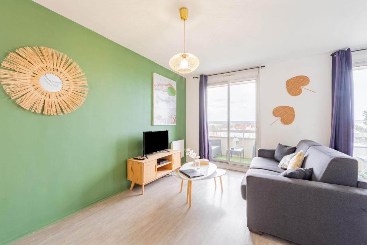 Appart'Hotel Versailles Saint Cyr L'Ecole - Gare Sncf A 100M Et Parking Prive Kültér fotó