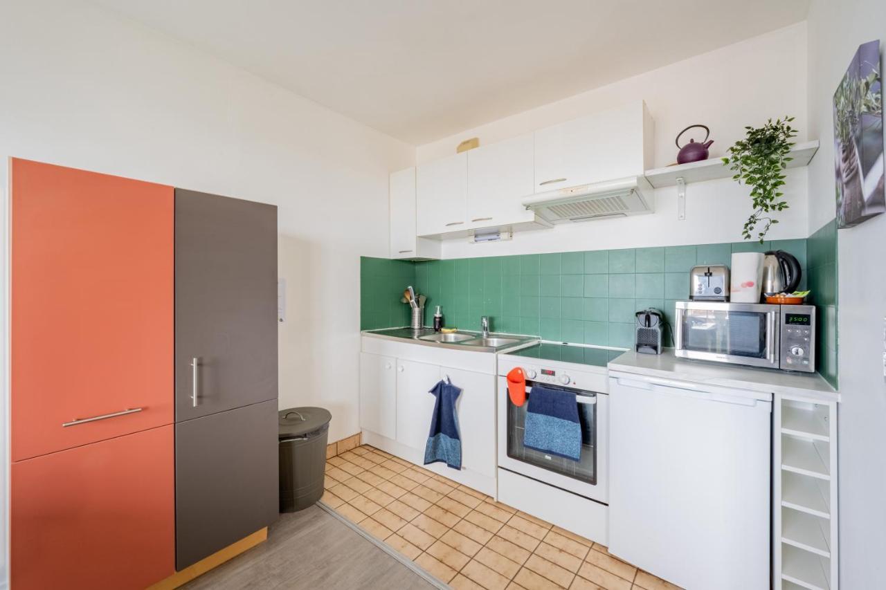 Appart'Hotel Versailles Saint Cyr L'Ecole - Gare Sncf A 100M Et Parking Prive Kültér fotó