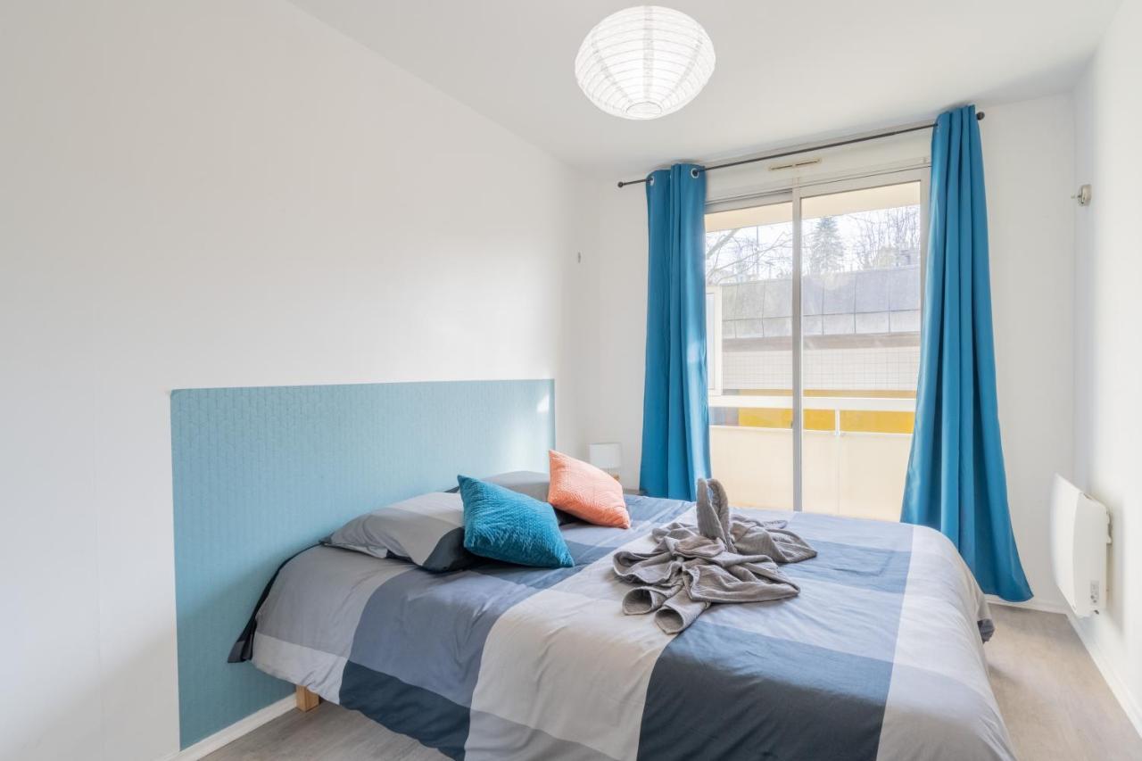 Appart'Hotel Versailles Saint Cyr L'Ecole - Gare Sncf A 100M Et Parking Prive Kültér fotó