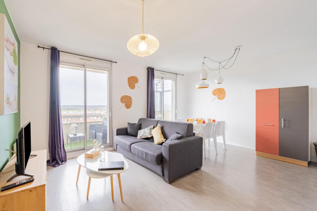 Appart'Hotel Versailles Saint Cyr L'Ecole - Gare Sncf A 100M Et Parking Prive Kültér fotó
