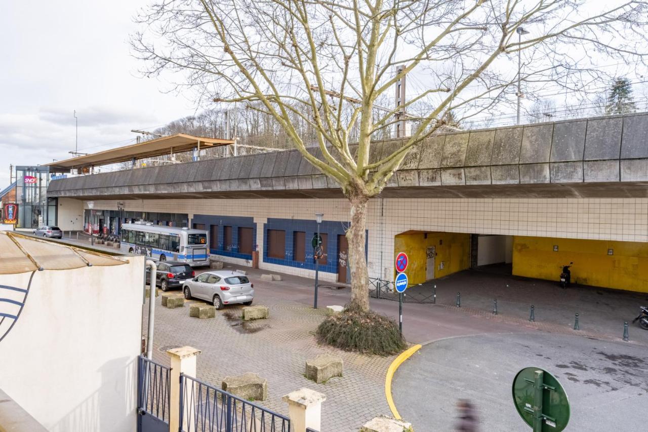Appart'Hotel Versailles Saint Cyr L'Ecole - Gare Sncf A 100M Et Parking Prive Kültér fotó